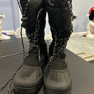 Aleader black 3M insulated snow boots size men’s 9 (ladies 7-1-2)